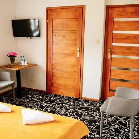 Poranna Rosa Bed & Breakfast 4*