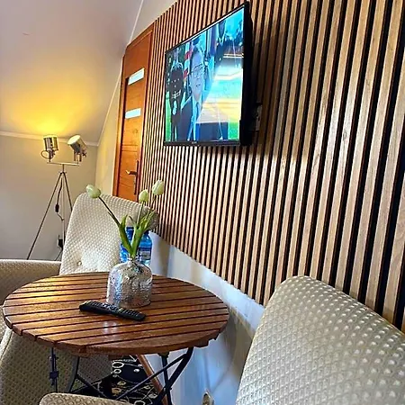 Poranna Rosa Bed & Breakfast 4*