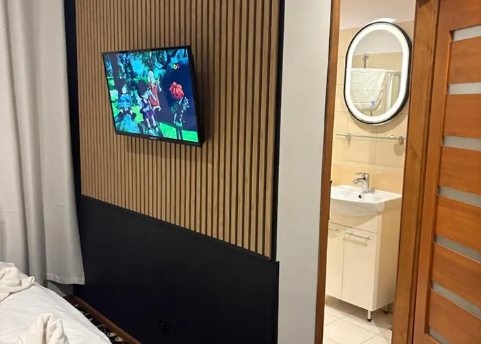 Poranna Rosa ベッド・アンド・ブレックファスト 3*